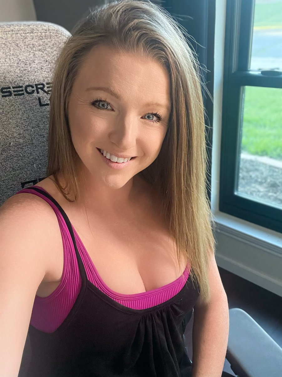 Live on Twitch.tv/rayrachel come hang out!!
