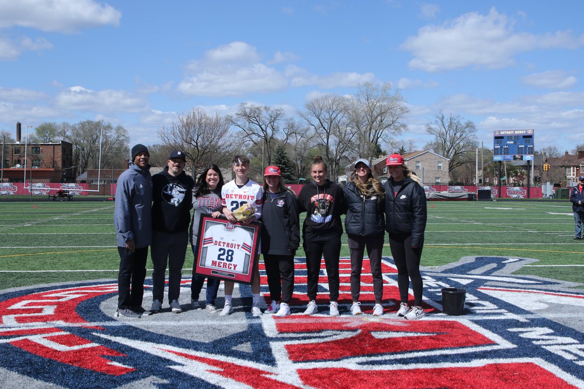 DetroitWLAX's tweet photo. Our seniors went out with a bang today! #DetroitsCollegeTeam ⚔️🥍

Check out the full SR Day 📸➡️ https://t.co/0USi706LSq https://t.co/9iVJZoUt01