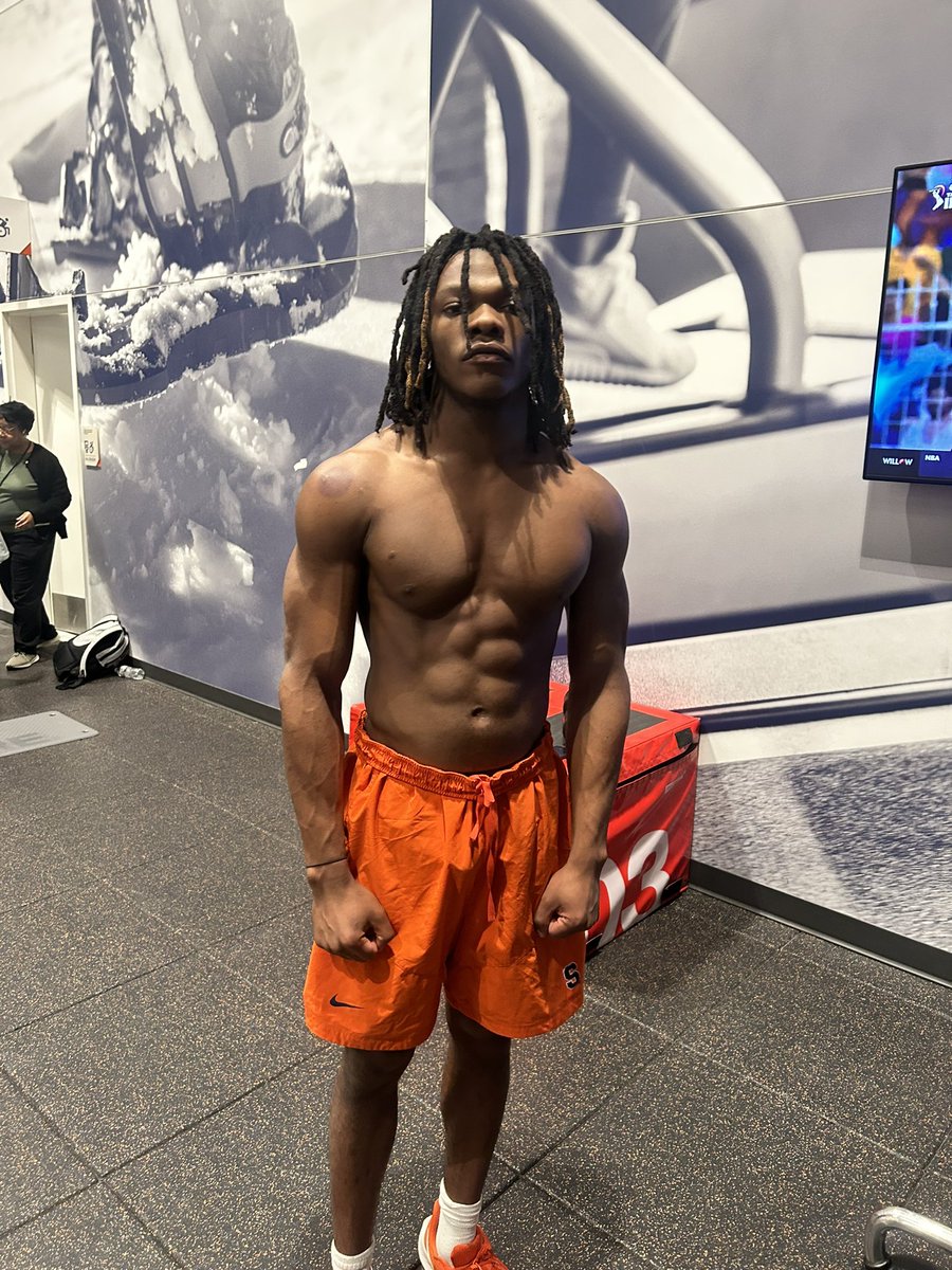 m_parkman8's tweet photo. Late nights 💪🏾 Where’s home ? 👀 https://t.co/lShJF3OKEG