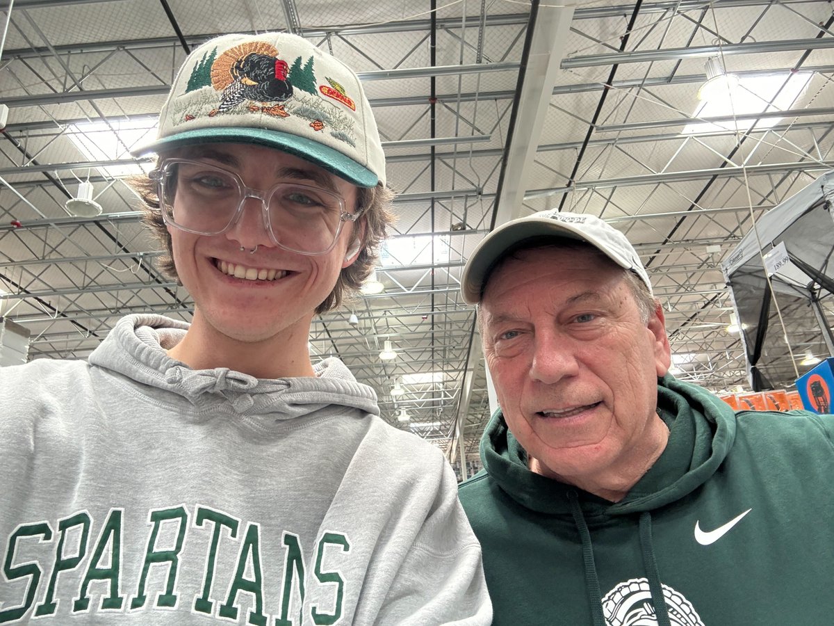 sheldonjkrause's tweet photo. crossed the Costco Izzo experience off my bucket list today https://t.co/nz2Yq1yjHr