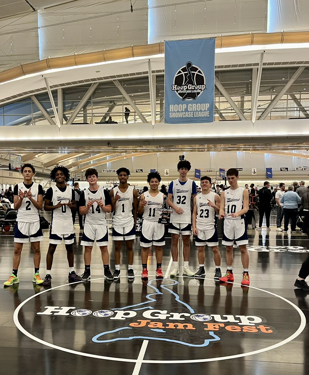 Proud of our Midwest Basketball Club - Rambo HGSL team for going 5-0 and winning the @TheHoopGroup Gold division at the Pitt Jamfest. Great team play this weekend ! @EvanGentile2025 led all scorers with 32 points in a big finals game . @Mdwstbball2025
