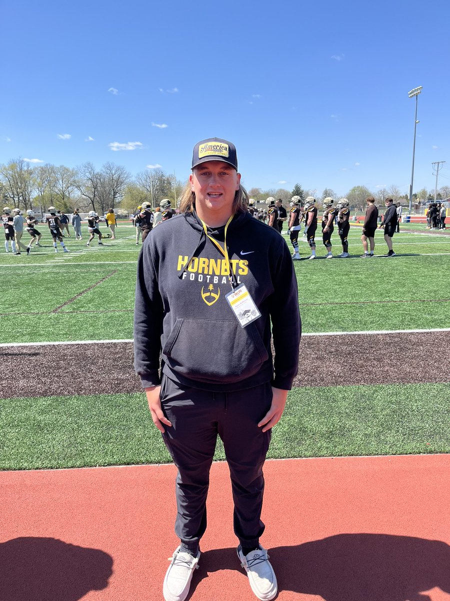 Had a great time at <a href="/valpoufootball/">Valpo Football</a>! Thank you <a href="/coachjarnigan/">Jack Jarnigan</a>, <a href="/CoachJSmith91/">Jackson Smith</a>, <a href="/CoachBrewster50/">Michael Brewster</a> and <a href="/CoachLFox/">Landon Fox</a> for having me on campus and showing me everything Valpo Football has to offer! <a href="/HinsdaleSouthFB/">Hinsdale South Football</a> <a href="/OLMafia/">OL MAFIA</a>