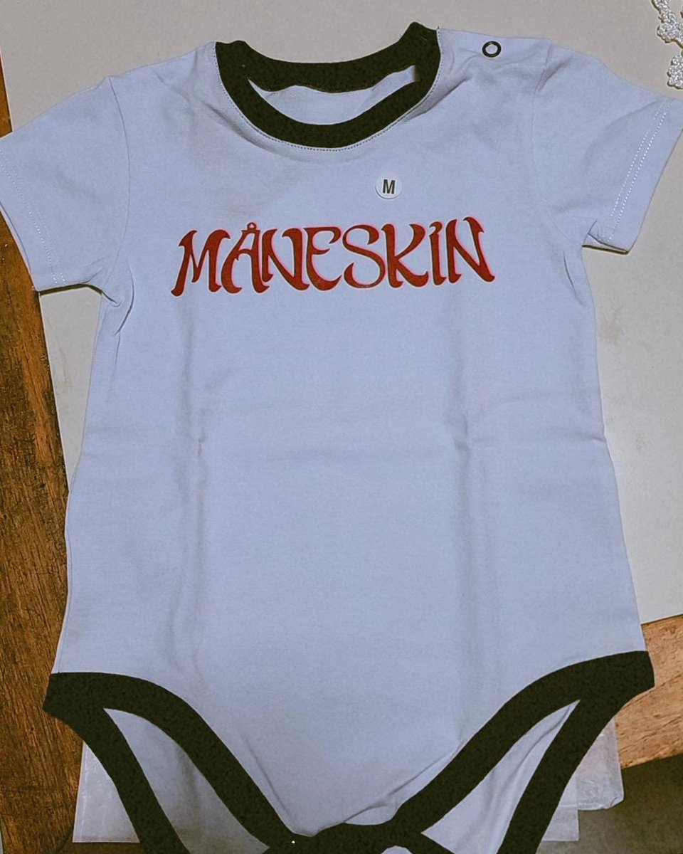 maneskinsb1tch's tweet photo. Não vejo a hora da maneskina nascer pra usar esse look kkkkkk https://t.co/yAiIueTXZq