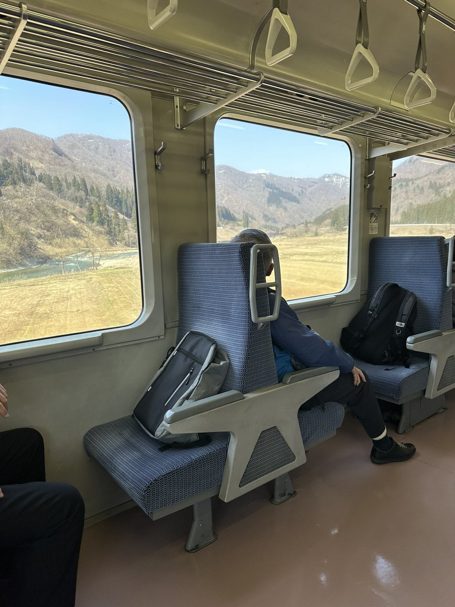 Love local trains.

#Yamagata 

#foodsaketohoku #japantravel