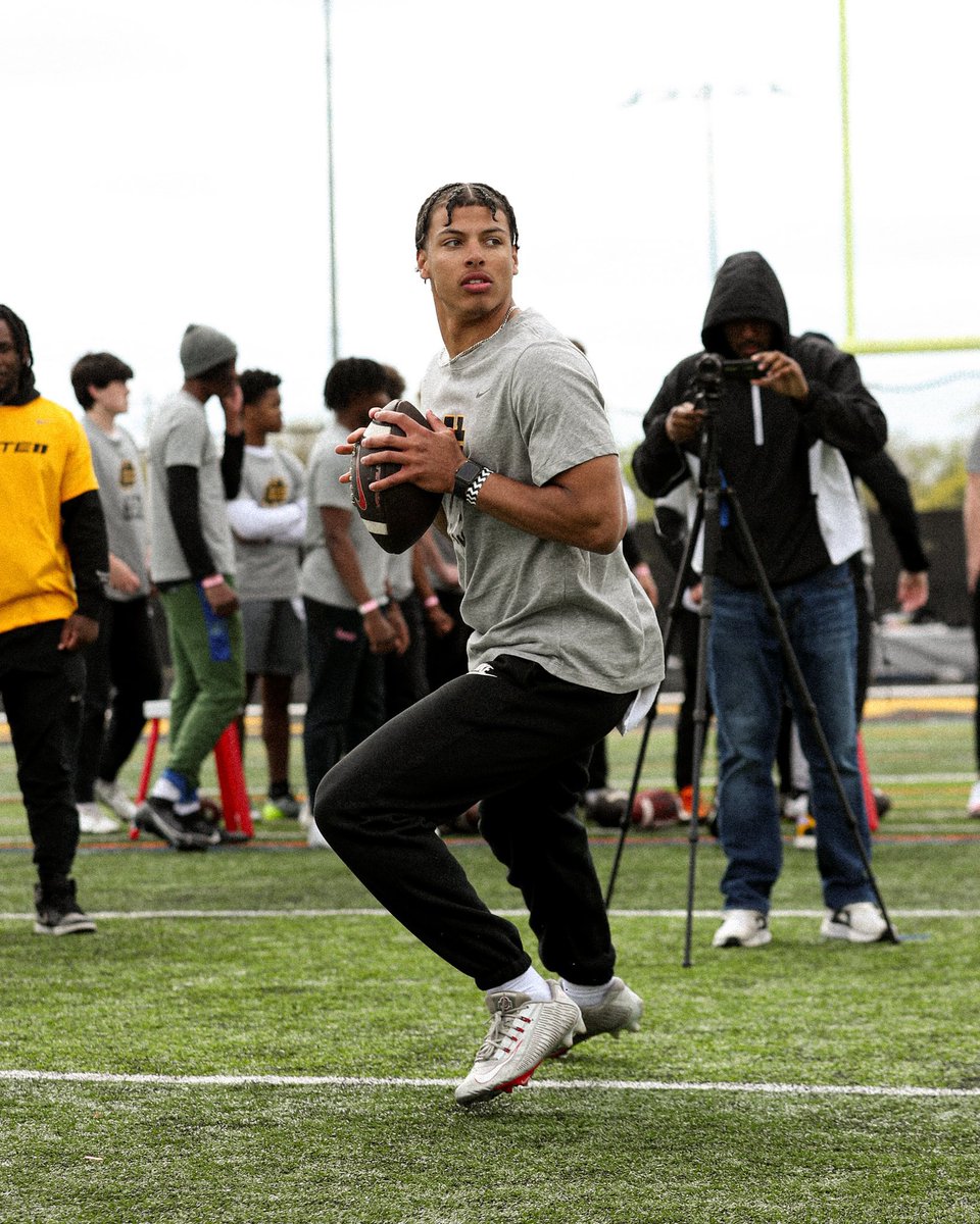 Congrats to all the QBs who came out to learn and compete today in Columbus! One invite today and possibly more down the line from a talented group... Welcome to the #Elite11 fraternity @TJSaint_1, now make the most of it🙌 #EarnedNotGiven