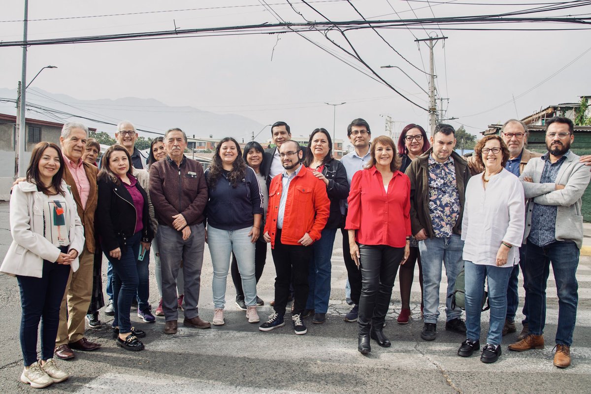LaFloridaPPD's tweet photo. ✊🏼 Este sábado, el PS-PPD juntos como un gran equipo para recuperar #LaFlorida. Fue una jornada de trabajo y diálogo fundamental para enfrentar las #PrimariasMunicipales junto a nuestro candidato @Rei_Rosales. 

¡Únete a nosotros! https://t.co/j4kKbe4RJB
