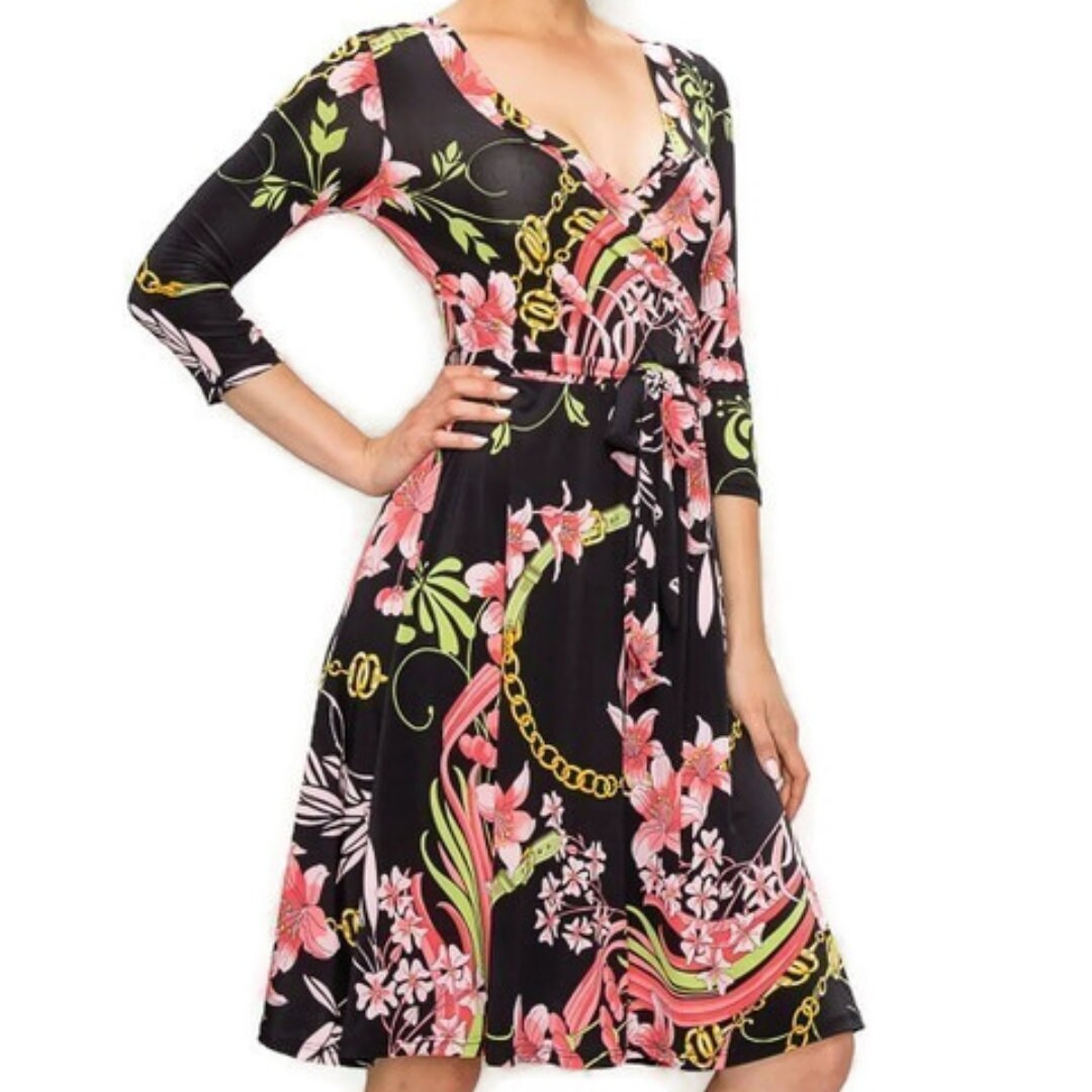 Pink Floral Gold Chains Faux Wrap Knee Length Dress tuppu.net/a7289cf3 #plussizefashion #wedding #jumpsuits #smallbusiness #womenfashion #bridesmaid #maxidress #janettefashion #FauxWrapDresses