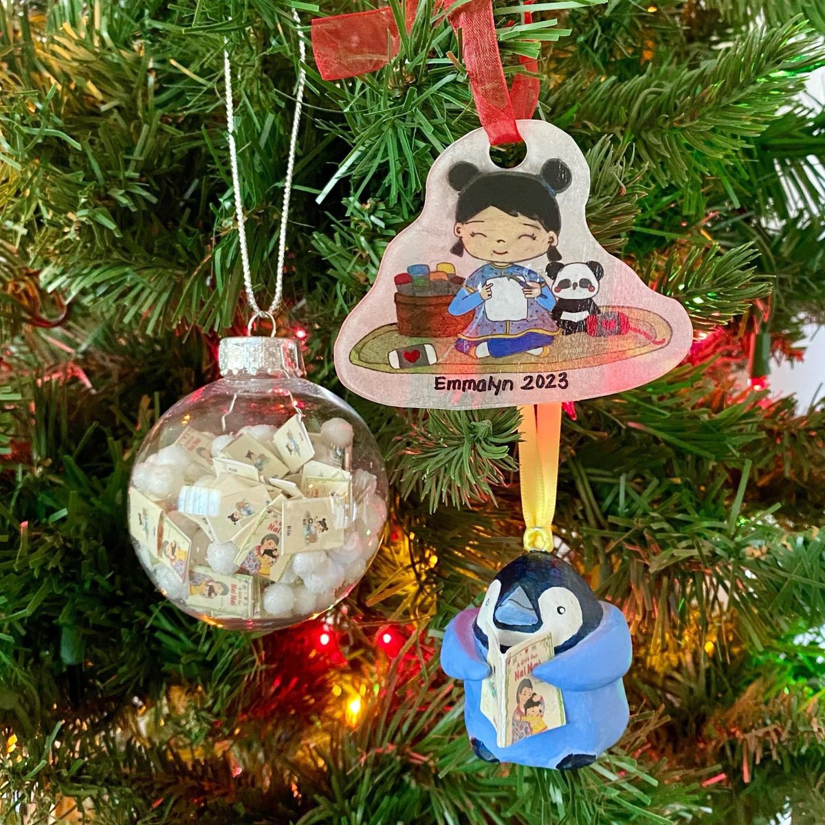 Grateful for these ornaments that helped to celebrate the release of A GIFT FOR NAI NAI. If you have read and liked my book, I hope you can leave me a review on Amazon and Goodreads. Thank you for helping to boost my book and me. ❤️ Thank you @nmillerillo for adorable 🐧and🪩!
