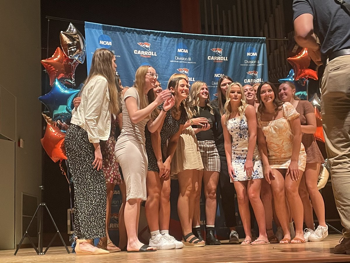 Tonight’s PIOS award for Team of the Year is @carrollu_wbb They won a program record 23 games this season #d3hoops #GoPios
