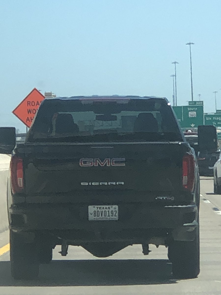 STEMGalGuzman's tweet image. Driver w/ a low emotional intelligence. 👇🏽 His road rage behaviors after I honked when he began to merge into my lane &amp;amp; I was in his blind spot.  Angry &amp;amp; showed it when moving in front of me then braked abruptly to try to cause me to rear end him.  #SMH  #PrayforHim
