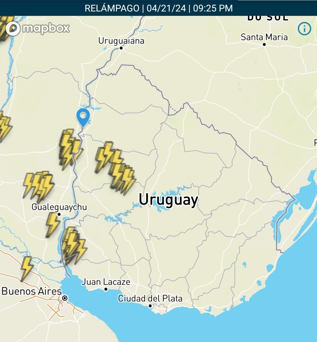 #Uruguay, lluvias y tormentas se desarrollan ingresando por el litoral Oeste, algunas de las cuales pueden ser fuertes y tener ocasional caída de granizo, aislado y fuertes lluvias. 21:30, 21 de abril.