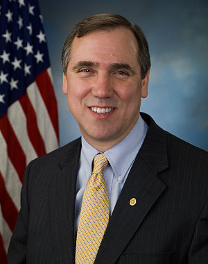 Dear @SenJeffMerkley , You recently stated 'Supporting Ukraine is essential not only to Ukraine itself, but to all democracies ... Failure to support Ukraine will encourage other dictators to attack adjacent democracies.' I hope to see your yes vote on Ukraine aid this week.