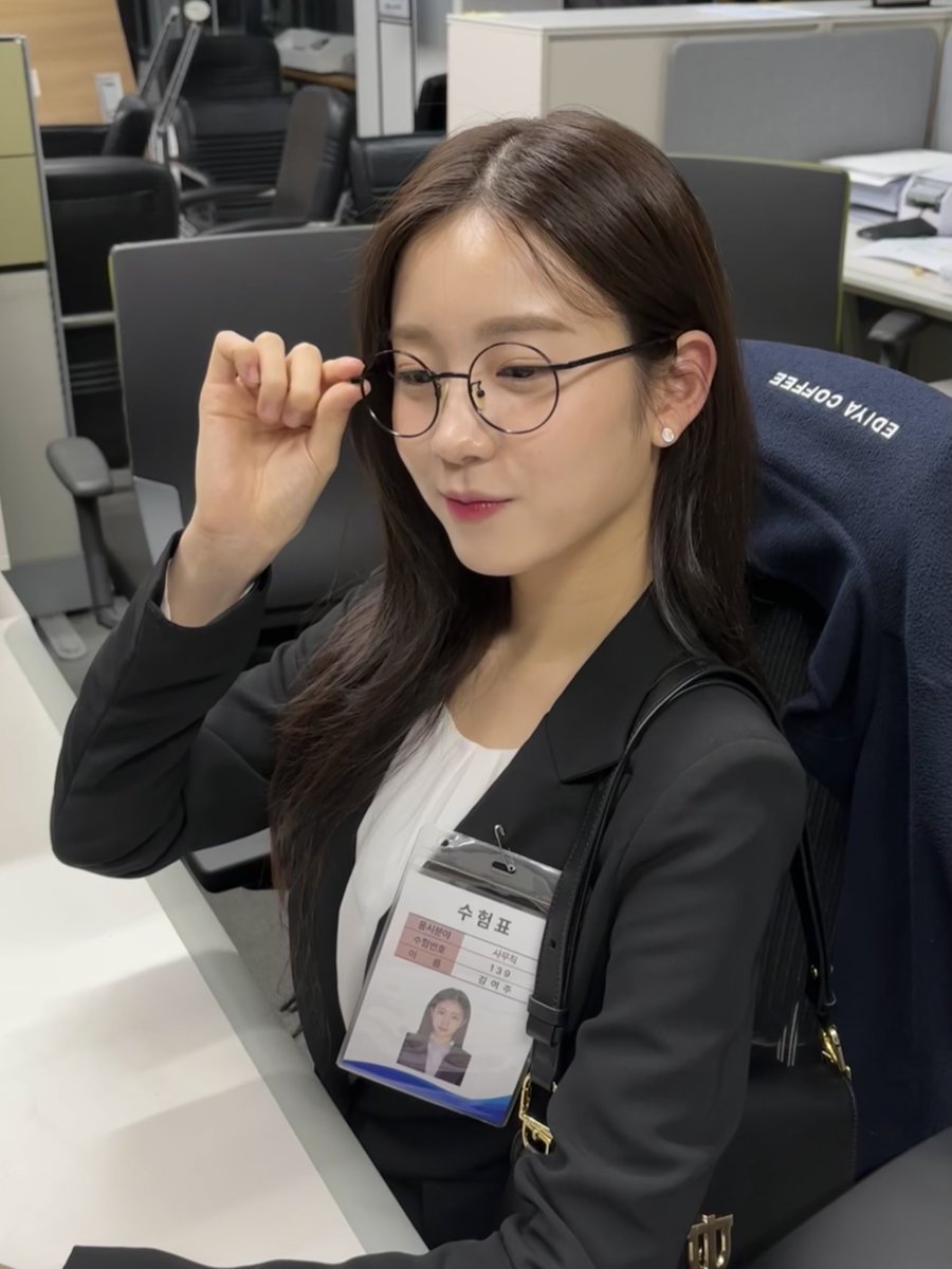 koktv_official's tweet photo. 월욘팅💕

#카페인로맨스 #웹드라마 #우연 #우아 https://t.co/molJqky8Ts