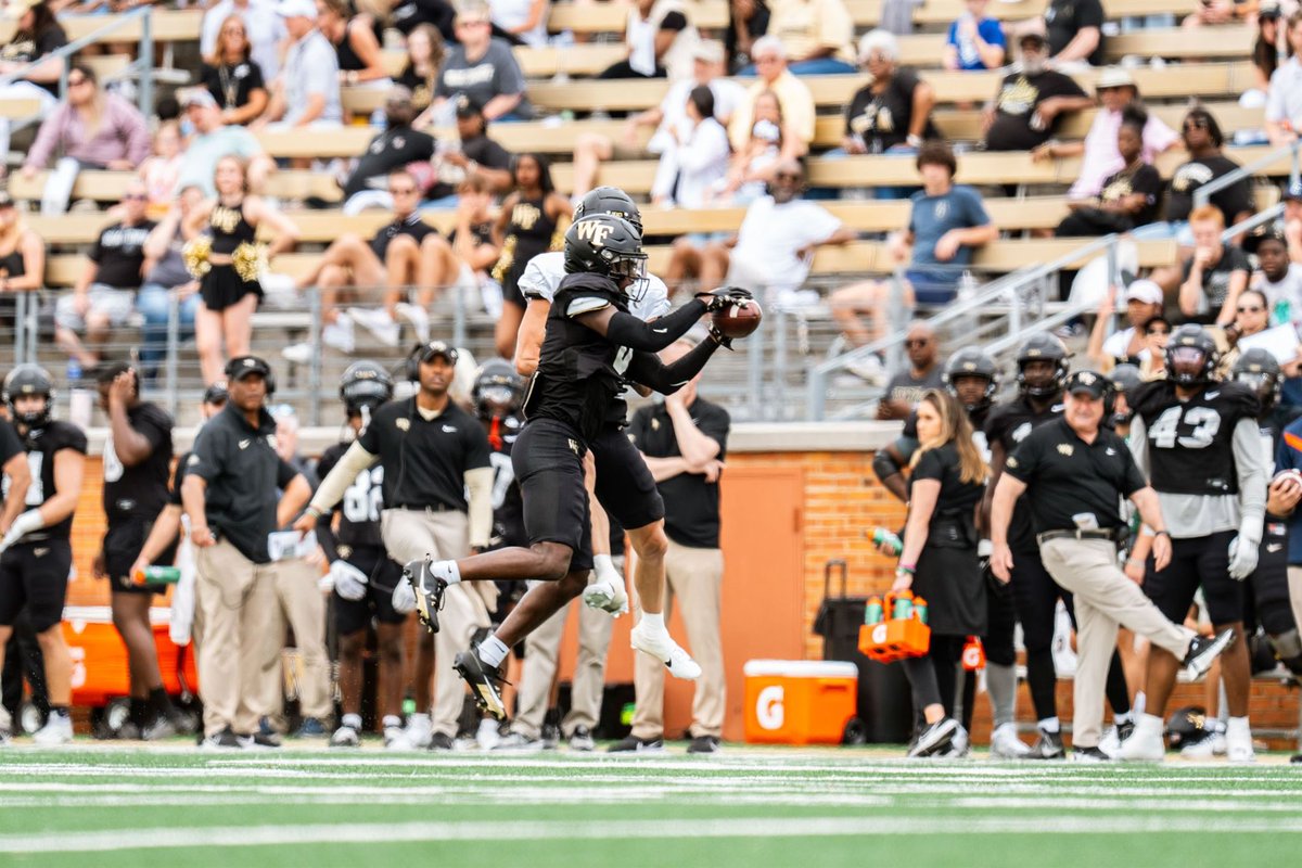 CoachDMAC_'s tweet photo. Oh nothing just living the life I was told 5 yrs ago I couldn’t 😤 https://t.co/lRx82rVJHr