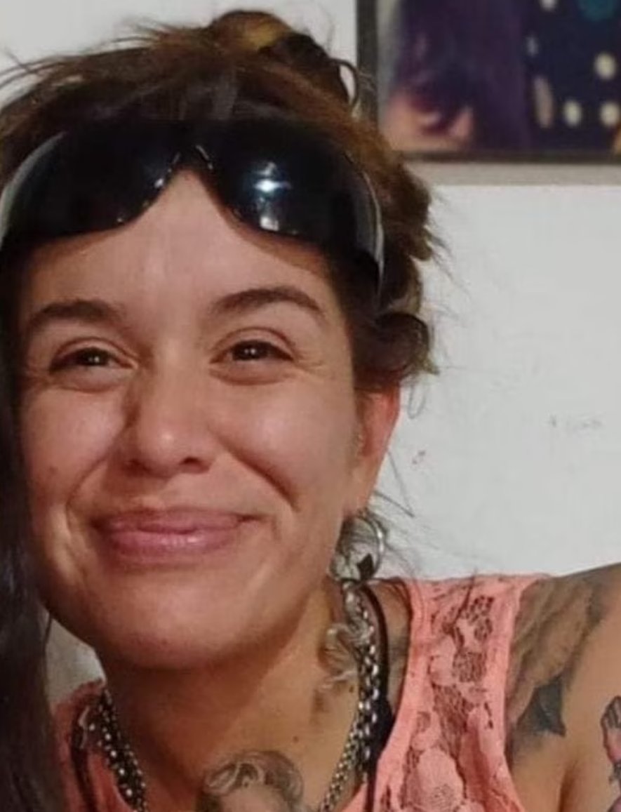 #URGENTE BÚSQUEDA EN TIEMPO REAL #SANTACRUZ PEDIMOS MÁXIMA DIFUSIÓN 🙏🏻 Tania Marianela Arce tiene 29 años, desapareció el 20/4 en Calera Olivia, provincia de Santa Cruz. Es delgada, altura 1,55. Se hizo la denuncia. Avisar #Urgente a la policía local, o al ☎ 911