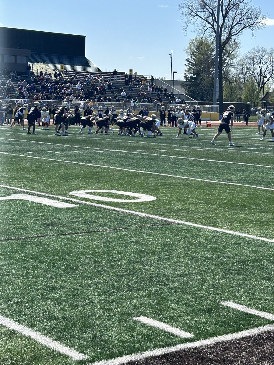 CameronWaldon91's tweet photo. Had a Great time at the VU spring game. Thank you @valpoufootball for having me. Thank you @Coach_RJG and @coachjarnigan for having me out! https://t.co/xZugQtbFbG