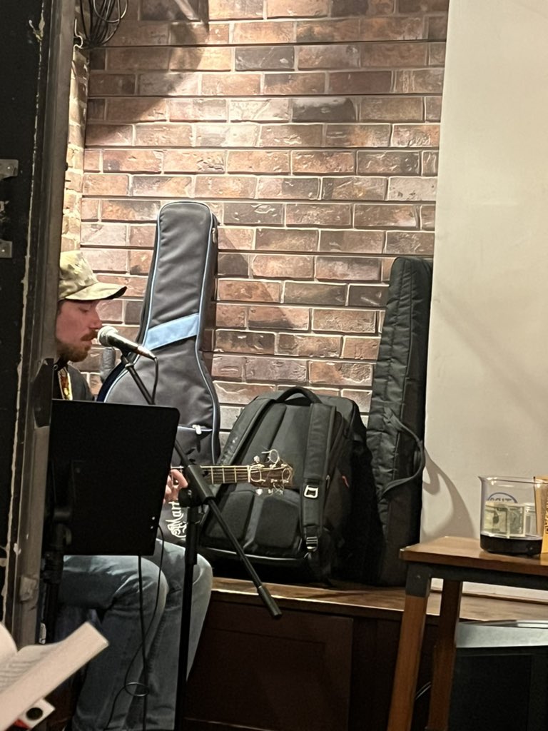 elsieeagle's tweet photo. NYC, books, wine and a beautiful acoustic night! Thank you @bookclubbar https://t.co/gGtpkFNlt7