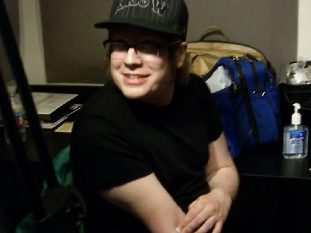 eris_joanna's tweet photo. Fall Out Boy Signing Autographs in Their Own Blood🩸 https://t.co/u1wMa4jlPO