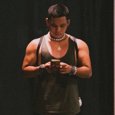 #NewProfilePic (新個人資料照片)