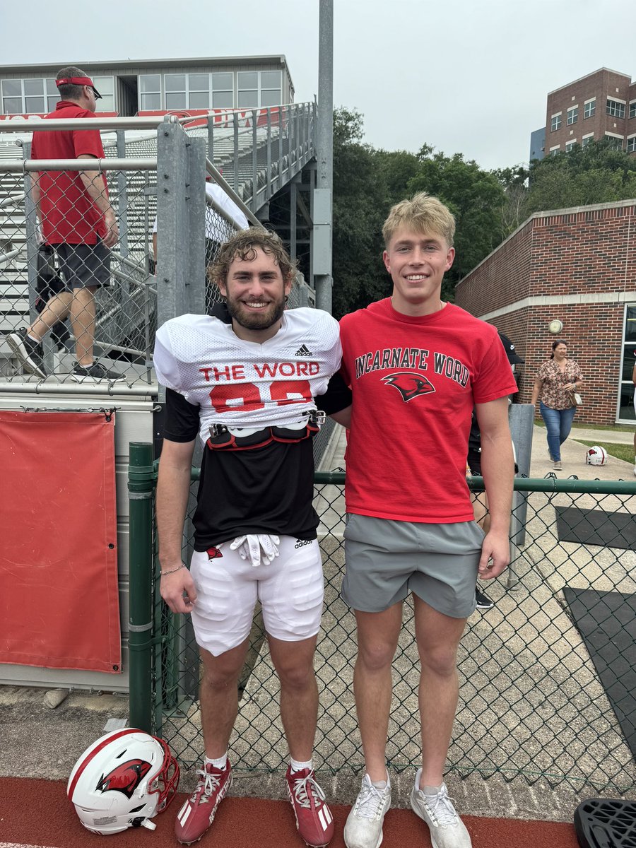 ScottUffelman's tweet photo. Thank you @UIWFootball for having me out to the spring game I enjoyed meeting everyone. @CoachJimGush @Coach_GSanders @coach_awood @Coach_Horny @CoachD_Will93 @BamPerformance https://t.co/bZ1zKRCuv9