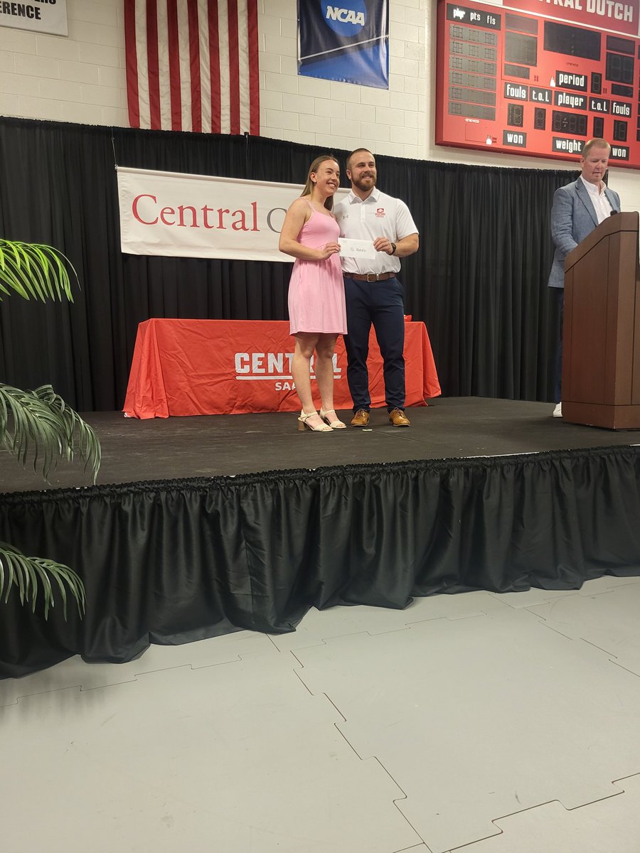 DutchSAAC's tweet image. Strength &amp;amp; Conditioning athletes of the year 
Declan O'Hare @DutchBaseball 
Hailey Hunter @CentralWSoc 
#dutchies