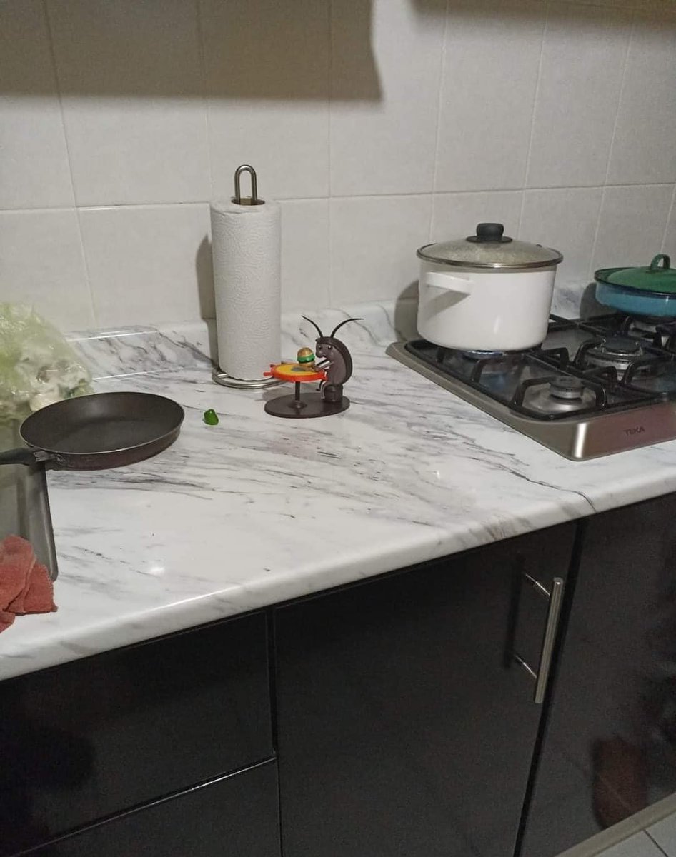 quando você vai na cozinha às 3 da manhã..