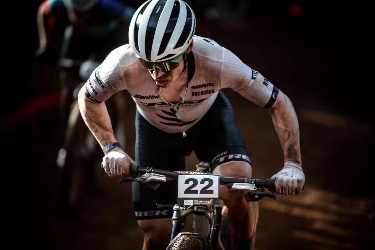The wheels aren't rolling the way I want them right now. My goose is a bit cooked but it's now time to rest and reset. Always fun to race in front of such passionate fans and on a fun course, Obrigado Brazil 🙏 See you again soon!

📸 <a href="/rossbellphoto/">Ross Bell</a>