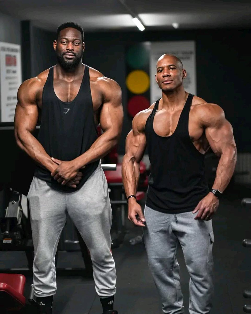Bodybuilding motivation ZAYON
🔥🏆🤴👑💪💪Muscle Men look🏋️‍♂️🥇🤵‍♂️
Roger Snipes #muscularmale #Muscleguy #musclegrowth #bodybuilding #bodybuild
