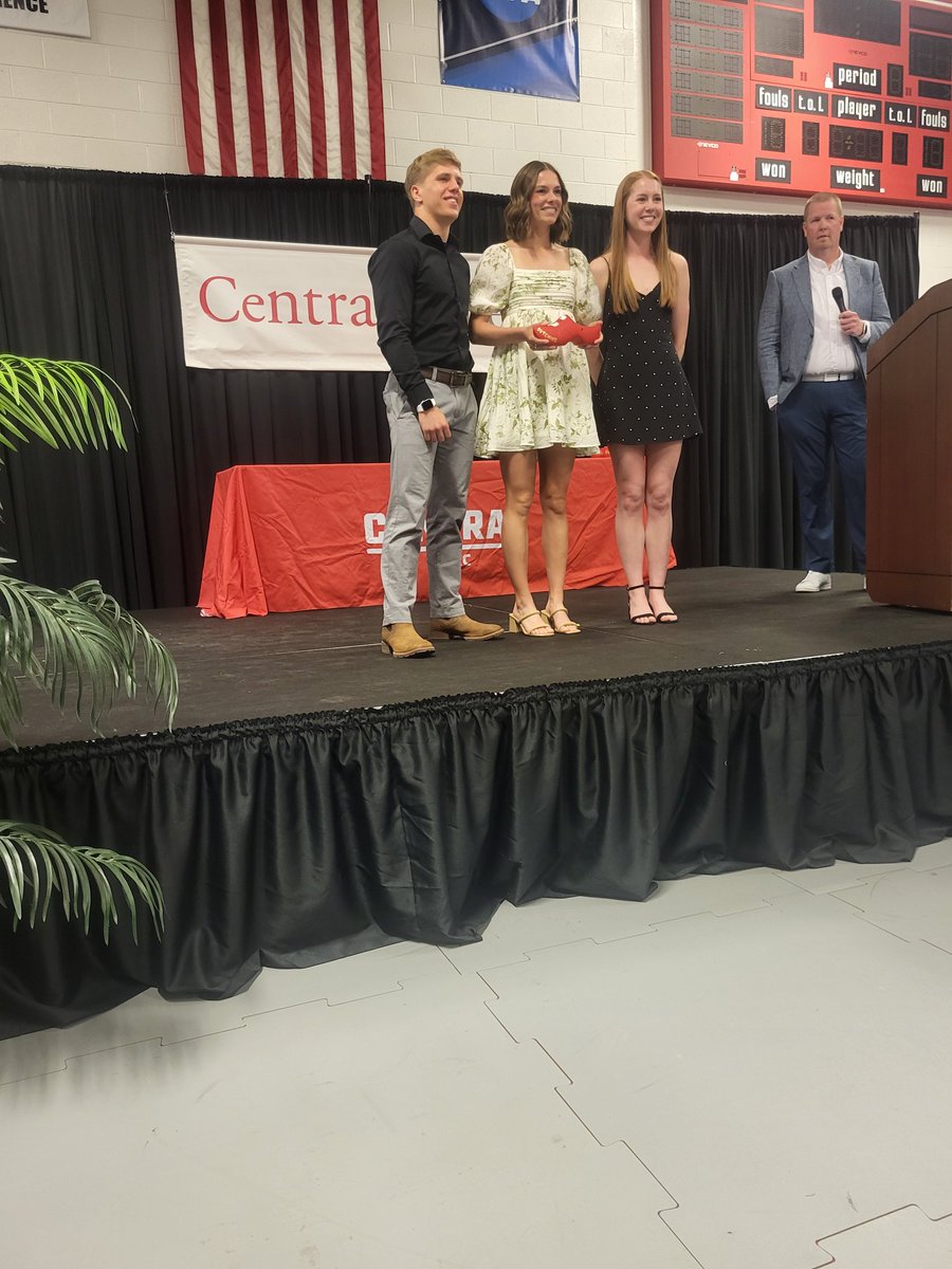 #dutchies Athletes of the Year! @JoshVanGorp @CentralDutchMBB Caroline McMartin @dutchxctf