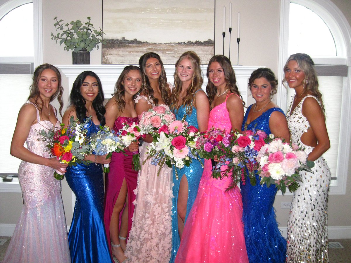 Mustangs stick together - on and off the field. These girls looked 🔥 for prom last night!