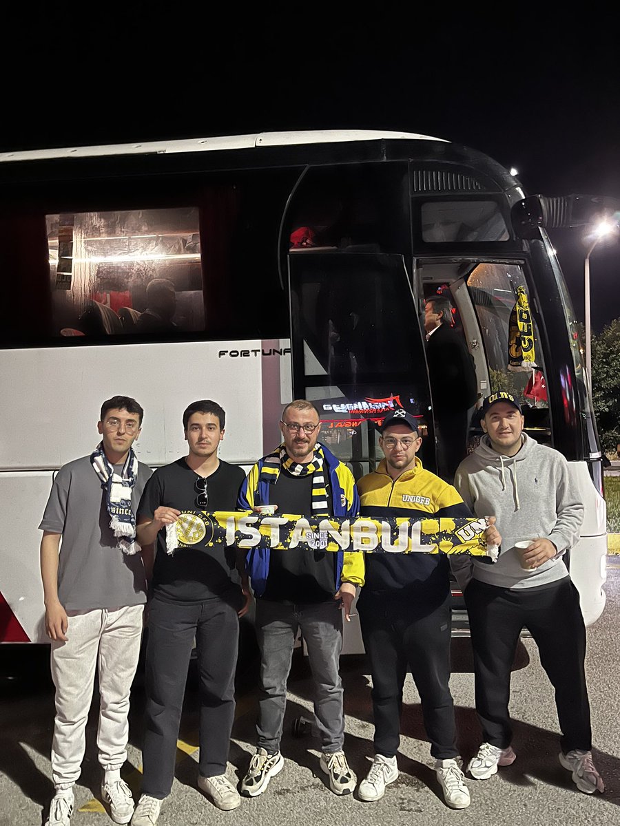 GÖLGEN GİBİ ADIM ADIM! Fenerbahçe’mizi yalnız bırakmamak için Sivas yolundayız. #İstanbulUNIGFB