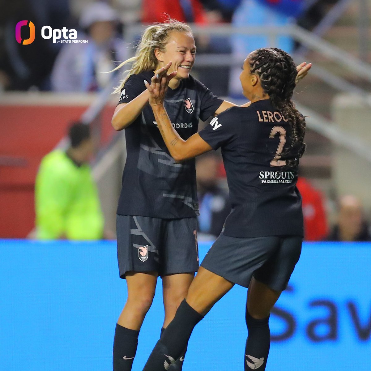 3 - @weareangelcity's Claire Emslie is the fifth player to score multiple goals from outside the box in a single #NWSL match since 2016 (all competitions). Range.