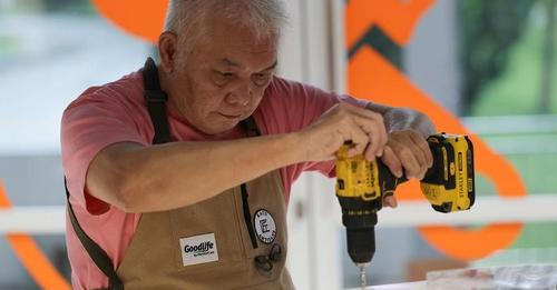 Goodlife Studio broadens #activeageing appeal with carpentry, digital media, tea bar. Read: tiny.cc/rv9txz #seniors #elderly #eldercare #dementia #alzheimers #sancareasia