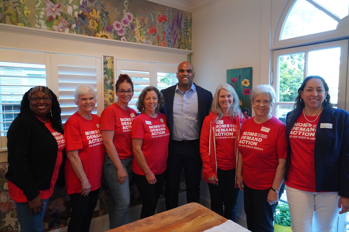 Too many Texas communities have been shattered by senseless gun violence. I’ve made it my priority in Congress to deliver common sense, bipartisan gun safety reforms & I’ll continue to in the Senate. It was great to meet with @MomsDemand in Houston. Together, we will save lives.