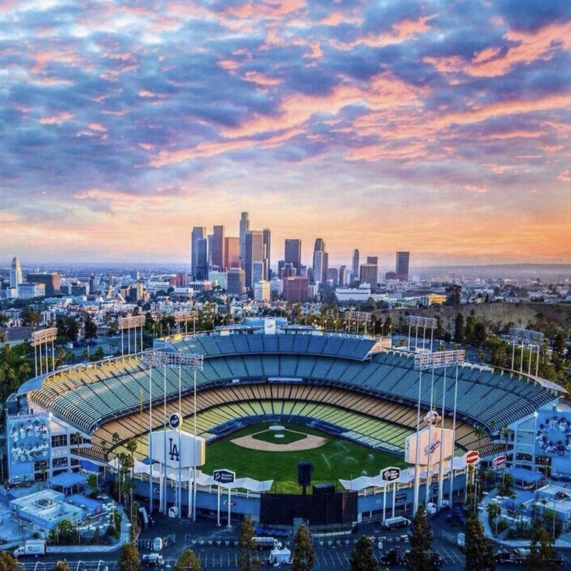 Dodgers Stadium is breathtaking 😍