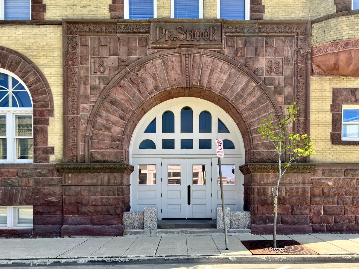 Racine’s gorgeous Shoop Building (1899) by James Gilbert Chandler