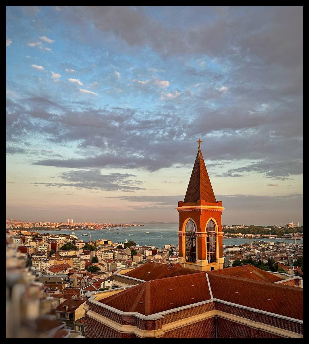 I had suggested the beautiful Istanbul for @gnpplus's manager's meeting.

So, i feel very privileged to finally host the amazing GNP+ team and @floriako in Istanbul and help them organize their meeting.

I took this opportunity to have another deep conversation with Florence,…