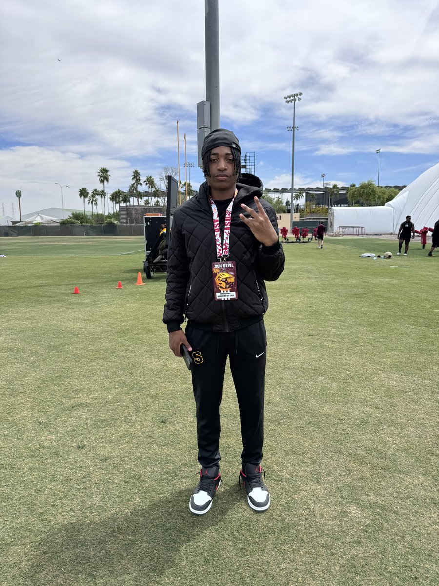 ASU Spring Practice Last week some of AZs top talent showed up by the bus loads!! Pure dual threat ‘26 QB from Saguaro Marcel Jones.. One of the most athletic players anytime he steps on the field.. Turned heads at Elite 11 this spring when he showed the ability to not just…
