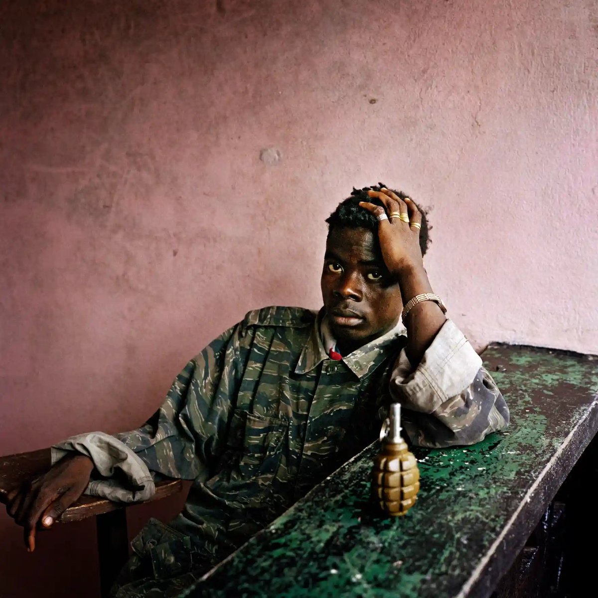 mixdevil66's tweet photo. #Storyteller: #photography by #TimHetherington. The @I_W_M is to open its first exhibition dedicated to work of the multi-award-winning conflict photographer Tim Hetherington, who died 13 years ago on assignment covering the Libyan civil war https://t.co/E21HlC6WtR https://t.co/YZGvbuGDdW