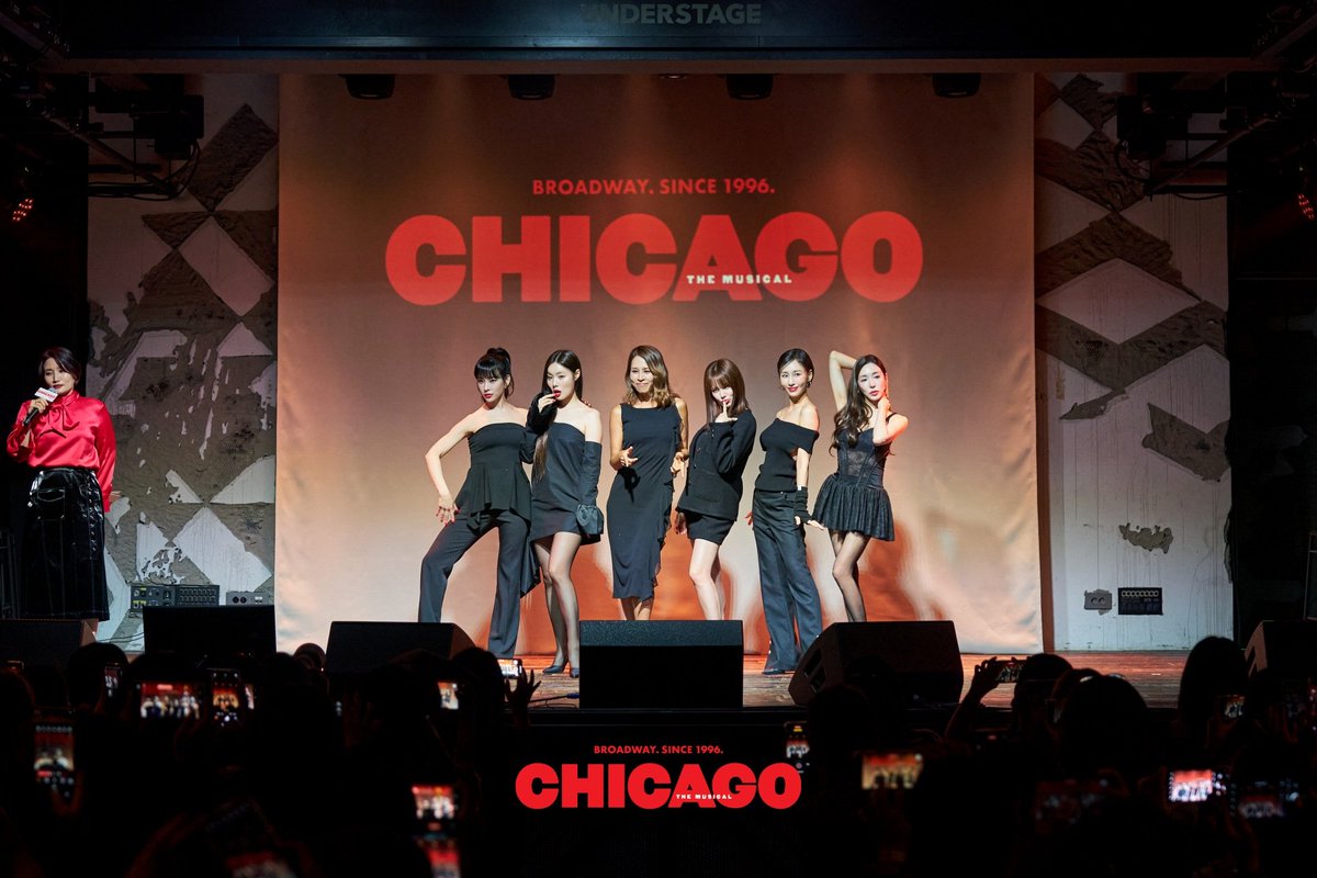 ภาพทิฟฟานี่ จากงาน NOL STAGE [CHICAGO The Musical] MINI CONCERT เมื่อวันที่ 15 เมษา ที่ผ่านมา - ขายบัตรตั้งแต่ 16 เม.ย. 2024 - GRAND OPENING 7 มิ.ย. 2024 - กำหนดแสดง มิ.ย. - ก.ย. 2024  สถานที่ - D Cube Arts Center, Seoul #TiffanyYoung #티파니 #티파니