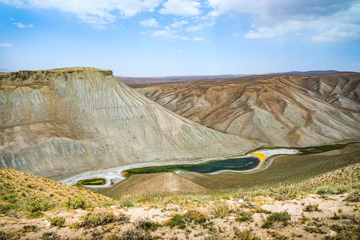 On this #MotherEarthDay, let's remind ourselves that AFG faces a severe water scarcity crisis, with 79% of households lacking access to available water, while only 20% have access to piped water. Read @undpaf's @sarodriques' Op-ed:👇undp.org/afghanistan/bl… #ActNow