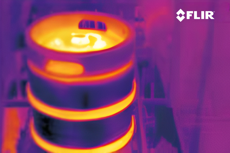 TERMOGRAFIA_'s tweet photo. Control de calidad en la producción de cerveza, con cámaras @flir. 

Permiten medir la temperatura de cada barril antes de que abandone la cinta transportadora de las instalaciones de llenado y  comprobar el nivel de llenado de los barriles.

Conoce más:  https://t.co/lSQcQovOO0 https://t.co/BbQfBGFMSl