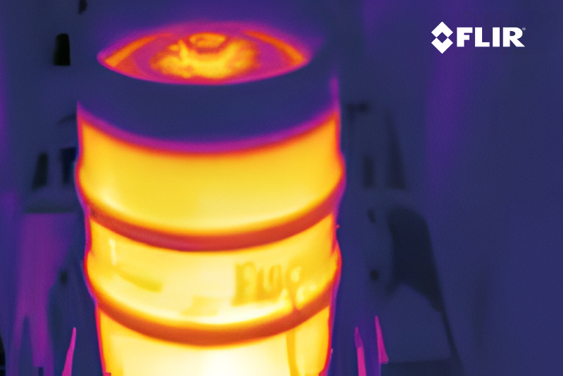 TERMOGRAFIA_'s tweet photo. Control de calidad en la producción de cerveza, con cámaras @flir. 

Permiten medir la temperatura de cada barril antes de que abandone la cinta transportadora de las instalaciones de llenado y  comprobar el nivel de llenado de los barriles.

Conoce más:  https://t.co/lSQcQovOO0 https://t.co/BbQfBGFMSl