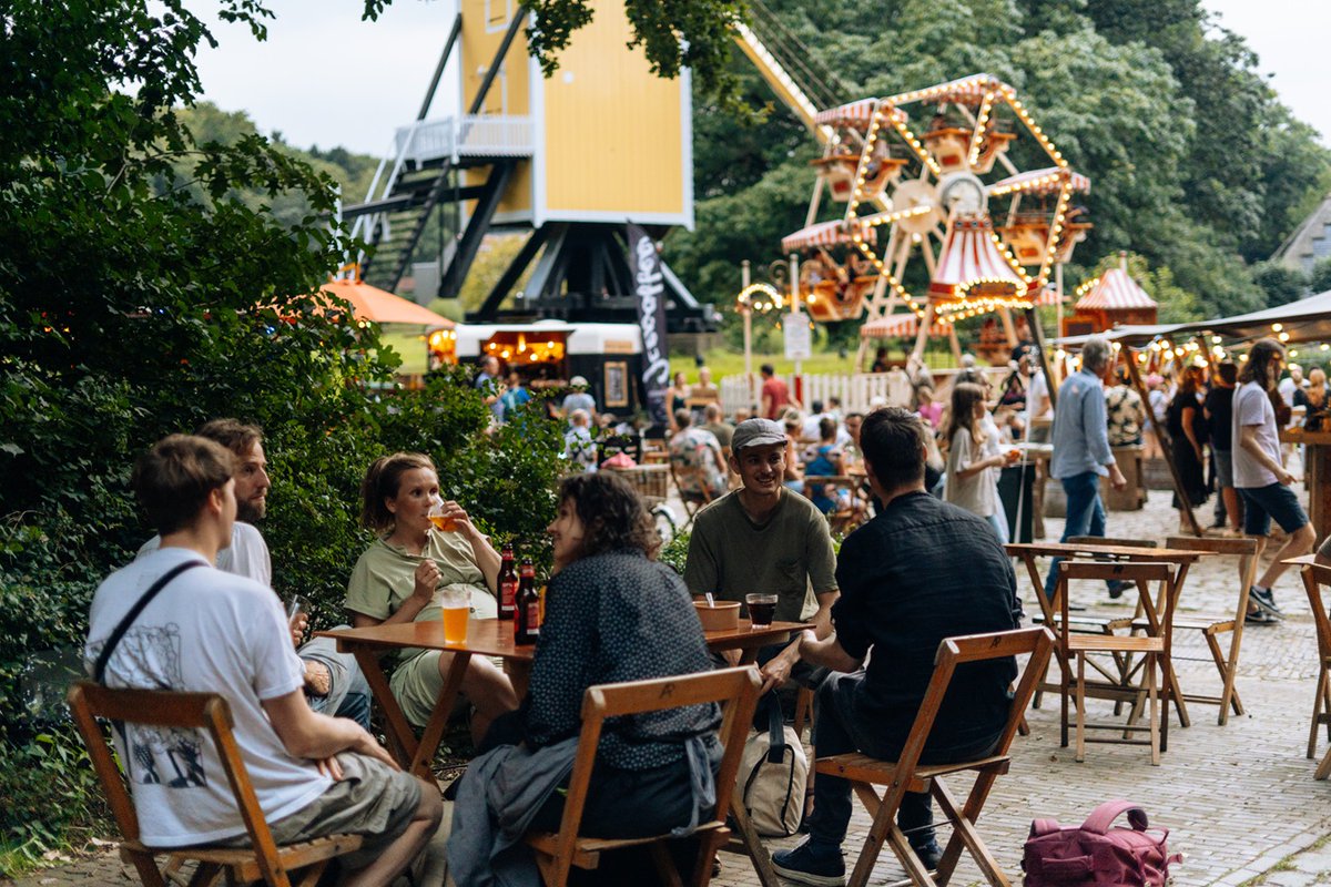 Dé Smaak Karavaan: nieuw foodconcept Nederlands Openluchtmuseum

events.nl/nieuws/d-smaak…

#Highprofileevents #events #nederlandsopenluchtmuseum #Businessevents #zakelijkeevenementen Tekst: Mahlee Plekker Fotografie: Linde Berends