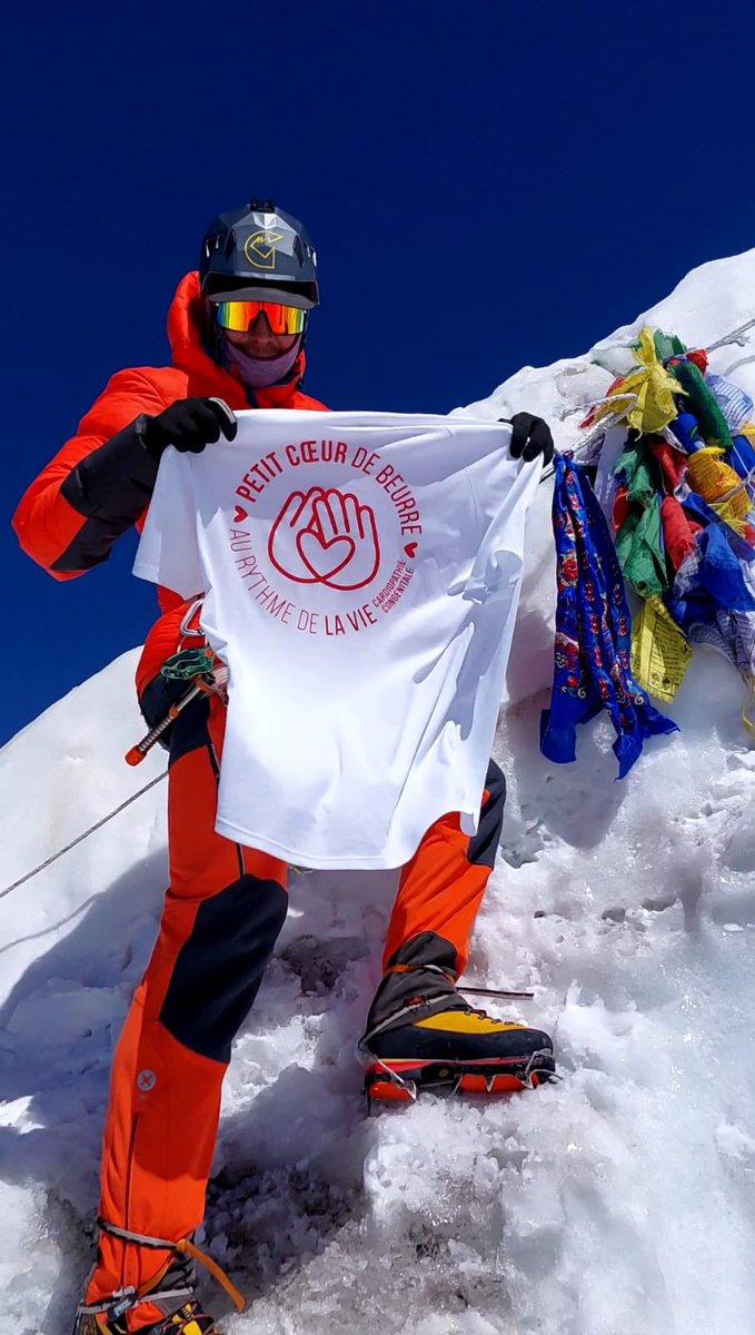 #MondayMotivation | 🏔️ Nous vous en parlions il y a deux semaines, Rémi, policier en Haute-Savoie, a réussi : il a franchi deux sommets de l’Everest de plus de 6000m d'altitude pour récolter des fonds pour l'association 'Petit cœur de beurre' ❤️