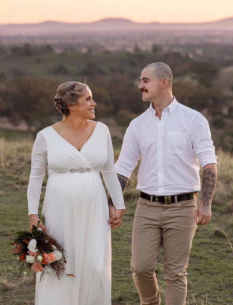 Sunset Moments. 💛

What a way to start the week. 
New on the Tiffany Rose Real Bride blog.
bit.ly/448OPdZ
#realpregnantbride #pregnantbride #momtobe #weddingday #love #family #sayyes #specialmoments #tiffanyrosematernity