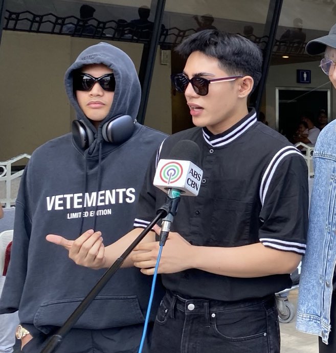 mukhang lawyer si stell tapos si ken ‘yong client na kasasampa lang ng kaso tapos biglang ininterview 😭🖐🏼

READY FOR SB19 MOONLIGHT 
<a href="/SB19Official/">SB19 Official</a> #SB19 
#IanxSB19xTerry