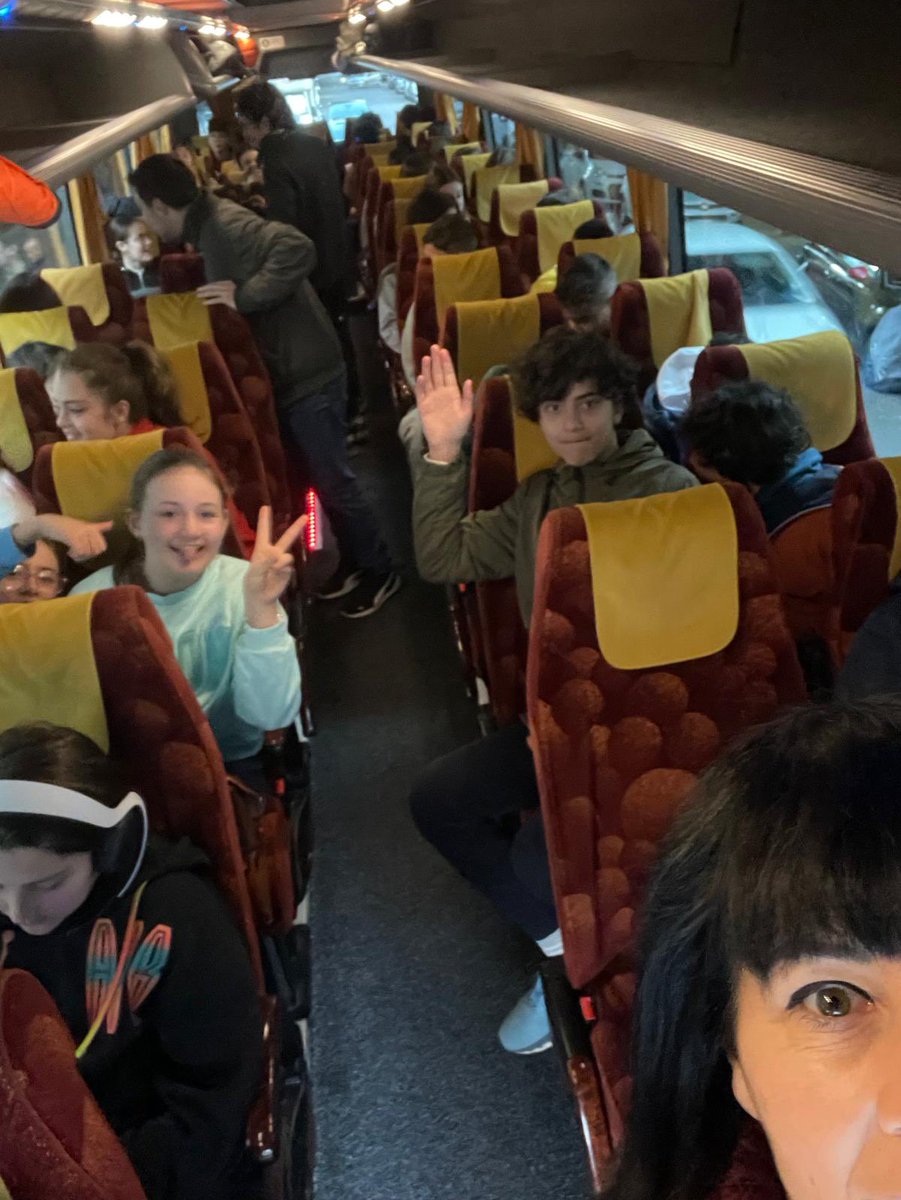 MedieChelli's tweet photo. Pronti… via! Partiti per la gita scolastica di due giorni. Destinazione: Assisi e Perugia!

#viaggiodiistruzione #mediechelli #scuolemedie #perugia #assisi https://t.co/LMfcPn0wyW