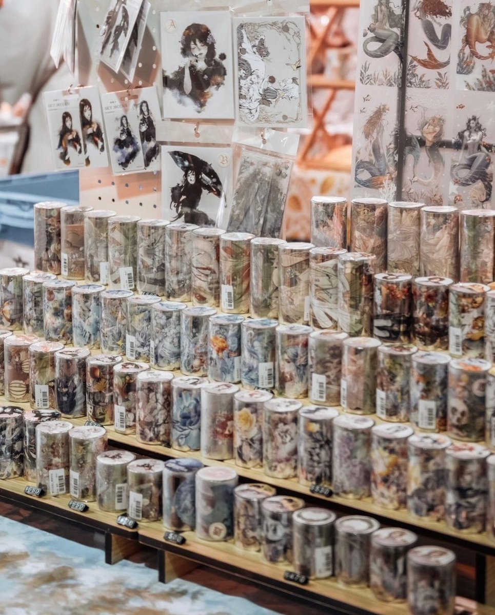 sky_mojan's tweet photo. ✨仙台まるごとデザインマーケットvol.2✨
会場：仙台国際センター 展示棟 1〜3
出展日：2024年4月27-28日（土、日）
両日10:00〜17:00
ブース番号：B-5「SanCivet ＆ SKY.MOJAN」

#仙台まるごとデザインマーケット #仙台 #宮城 #東北 #仙台イベント #仙台イベント情報 #仙台イベント出店 #墨染一色 https://t.co/EKtkhTeVoP