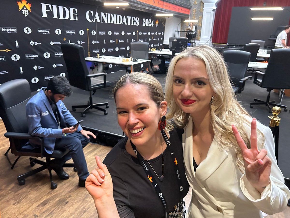 He did it! 🔥 🇮🇳 @DGukesh 👏👏 #backstage with @Charlizevanzyl #FIDECandidates @FIDE_chess